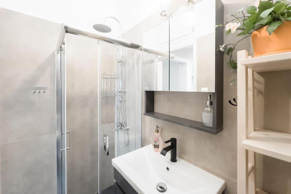 Spacious Urban Apt In The Heart Of 아테네 외부 사진